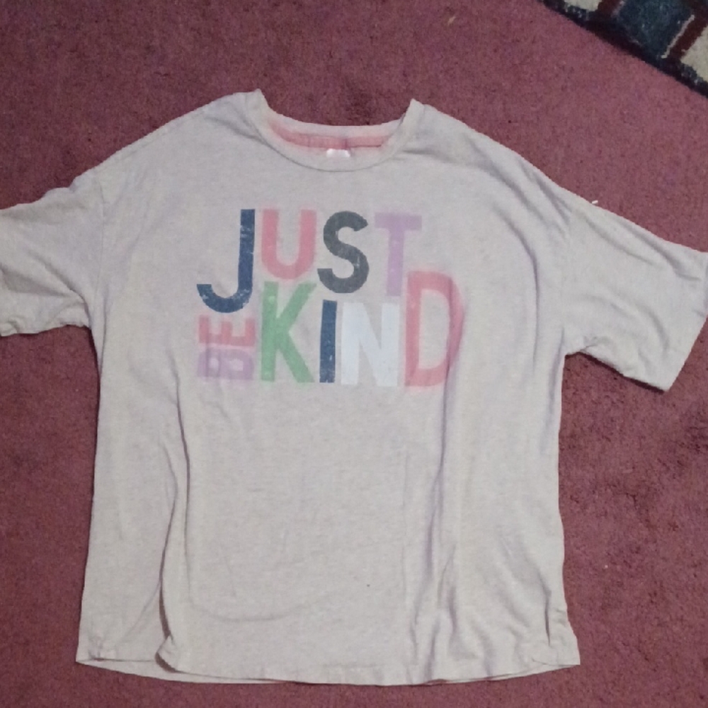 'Just Be Kind' Graphic Tee